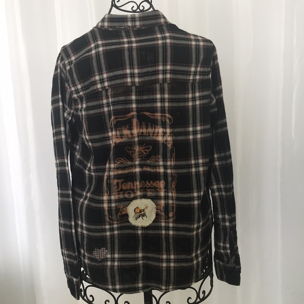 Distressed lightweight hollister plaid shirt sizeM